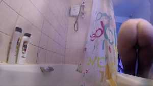 cute-girl-muddy-and-gunged-in-pink_25.jp
