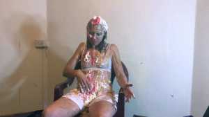 messiest-human-sundae-in-the-world_4.jpg
