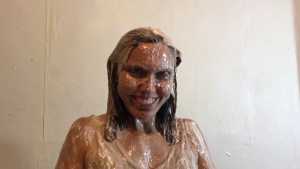 messiest-human-sundae-in-the-world_9.jpg