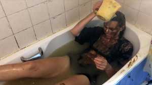 omg-sexy-gothic-girl-gunged-in-custard-a