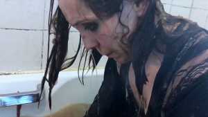 omg-sexy-gothic-girl-gunged-in-custard-a