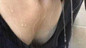 wet-not-to-wear-for-chocolate-topping_17