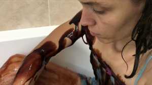 wet-not-to-wear-for-chocolate-topping_26