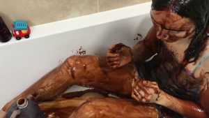 wet-not-to-wear-for-chocolate-topping_31
