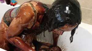 wet-not-to-wear-for-chocolate-topping_38