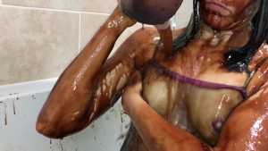 wet-not-to-wear-for-chocolate-topping_46