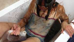 wet-not-to-wear-for-chocolate-topping_47